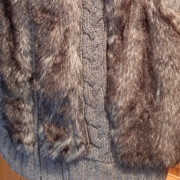 Faux fur Sweater vest - Picture 4 of 4